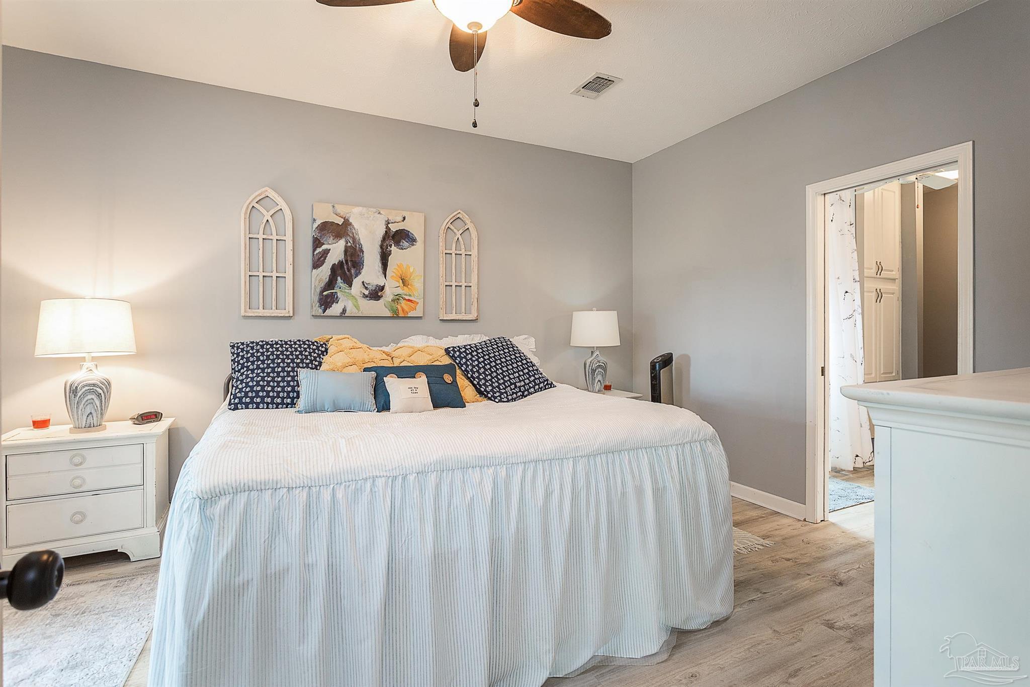 4036 Longwood Cir