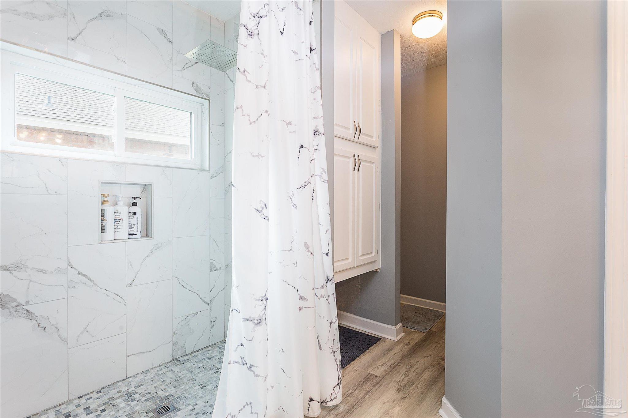 4036 Longwood Cir