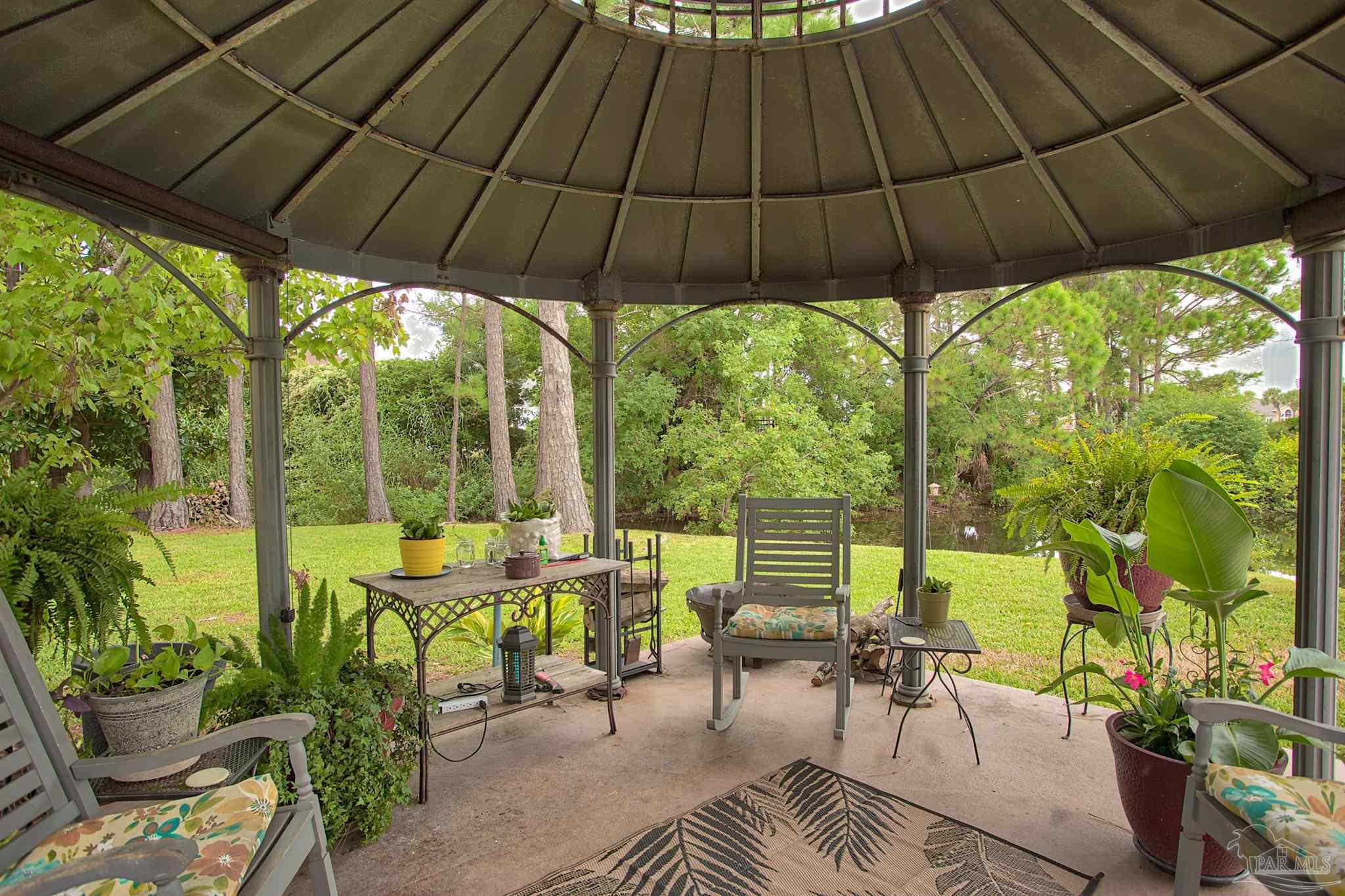 4036 Longwood Cir