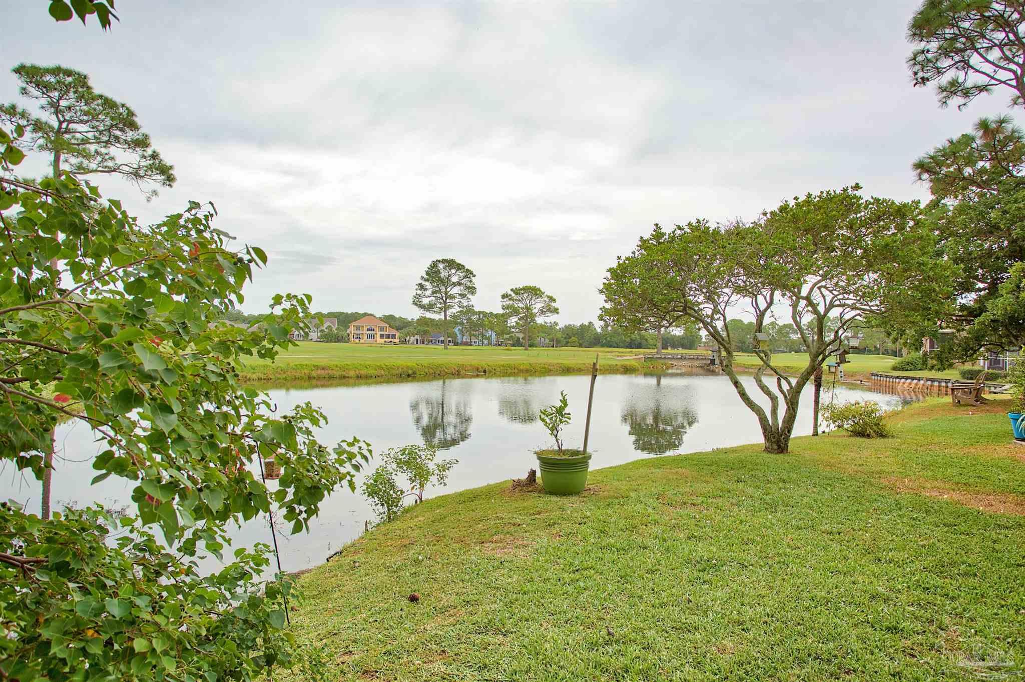 4036 Longwood Cir