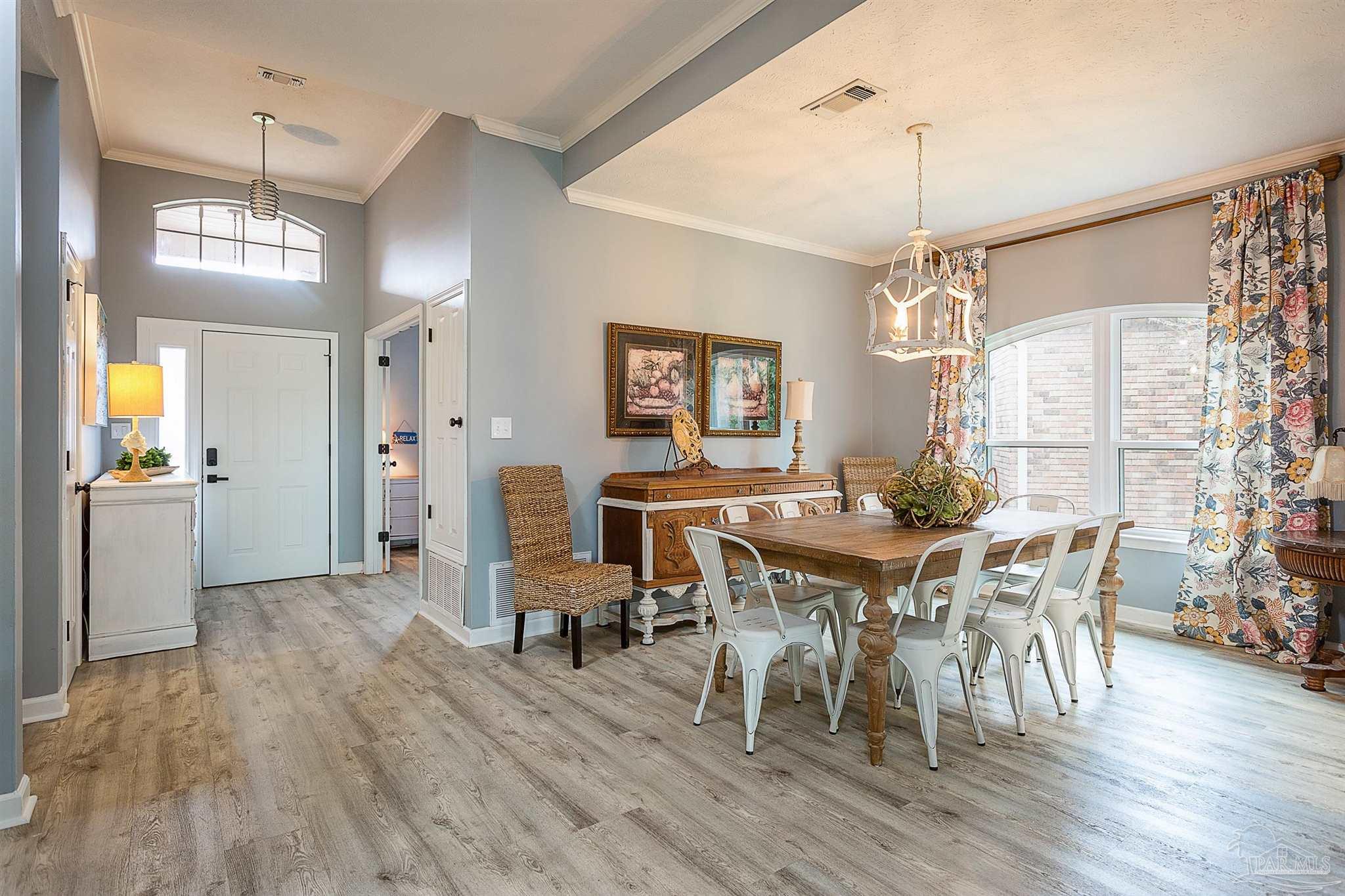 4036 Longwood Cir