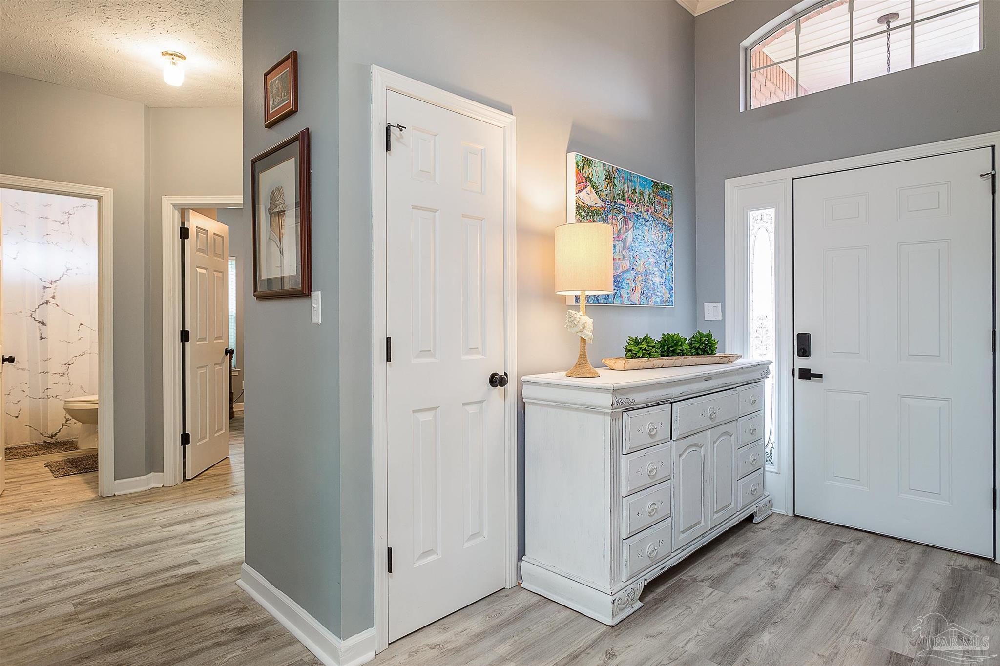 4036 Longwood Cir