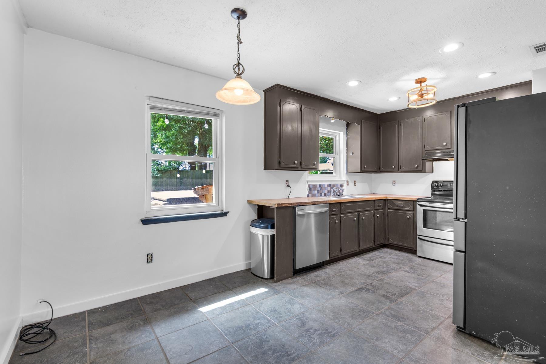 1425 Mckenzie Dr