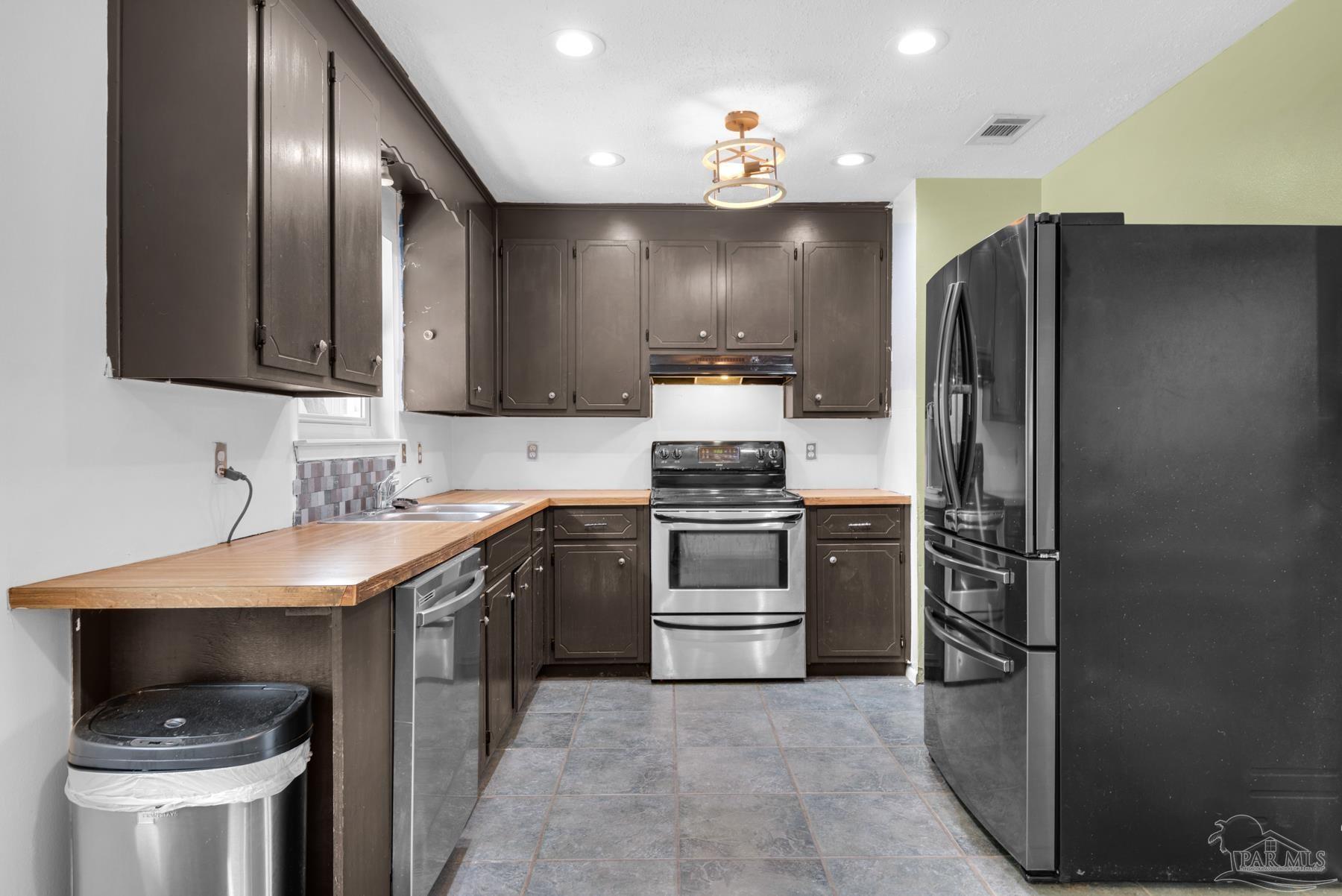 1425 Mckenzie Dr