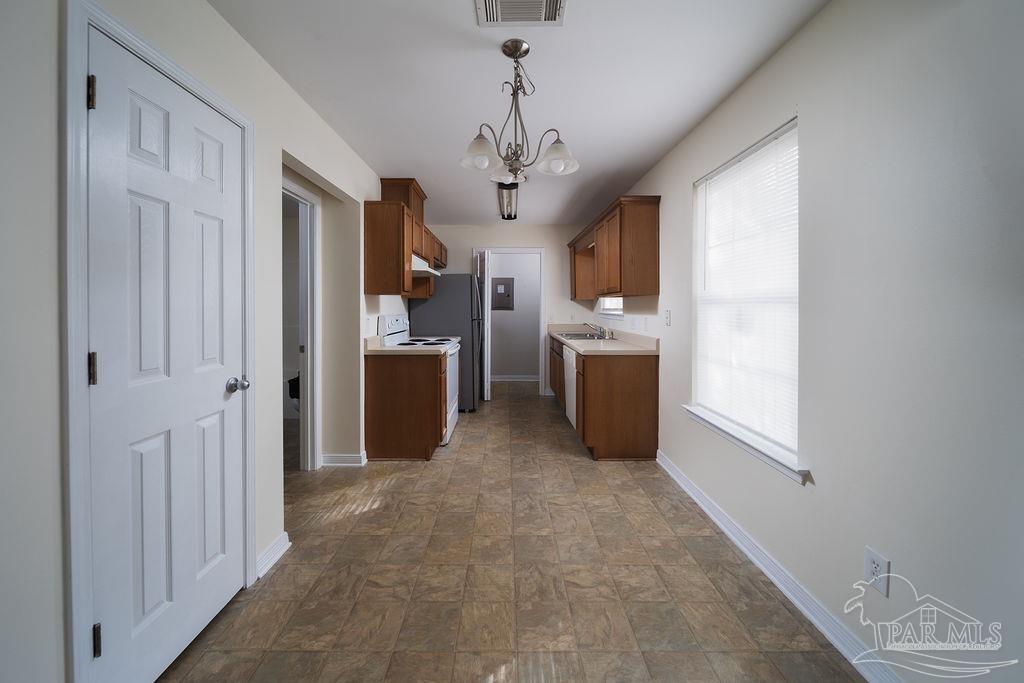 7051 Heather Oaks Dr