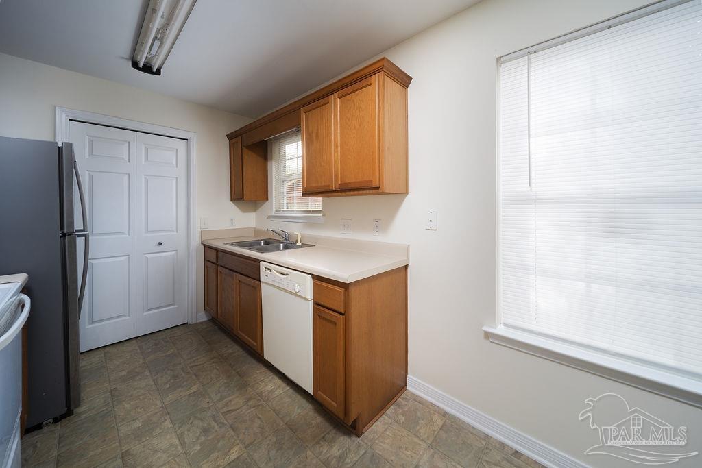 7051 Heather Oaks Dr