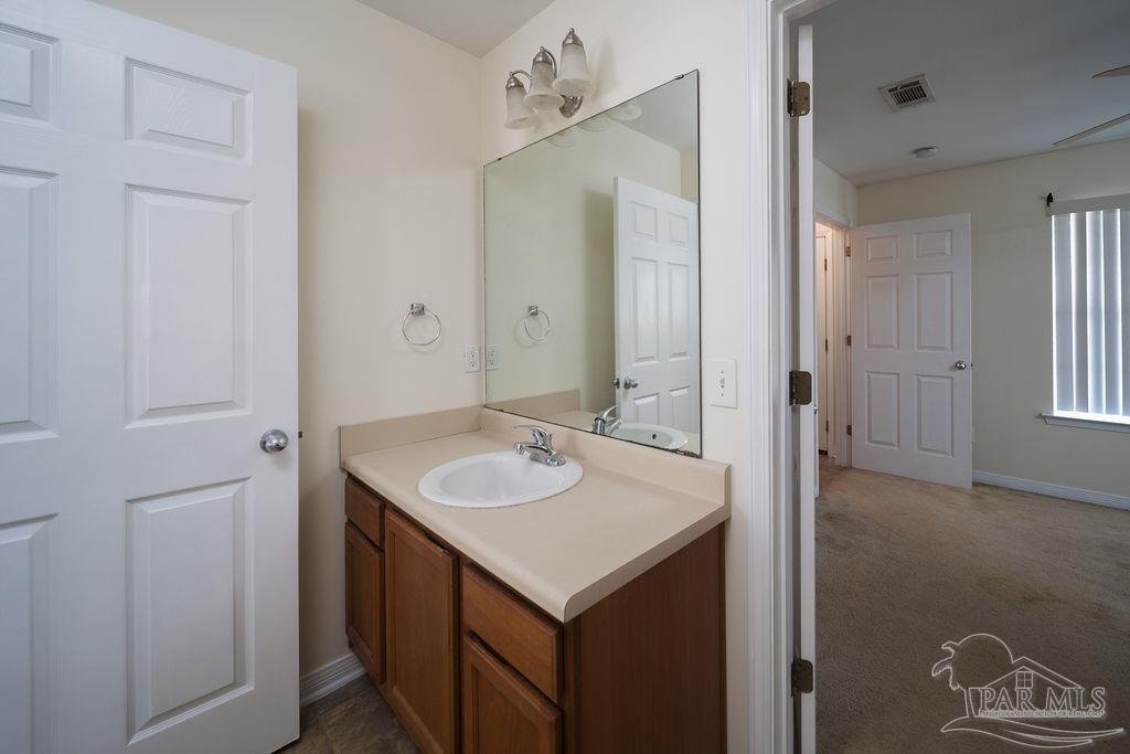 7051 Heather Oaks Dr