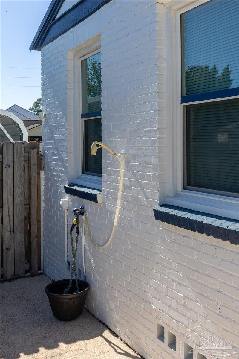 210 Berry Rd, Pensacola