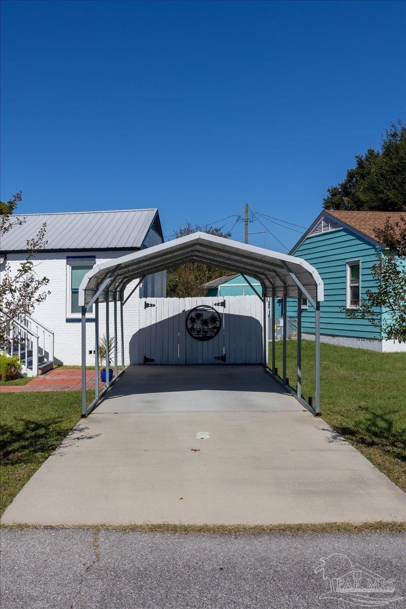 210 Berry Rd, Pensacola