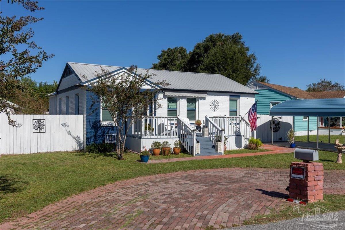 210 Berry Rd, Pensacola