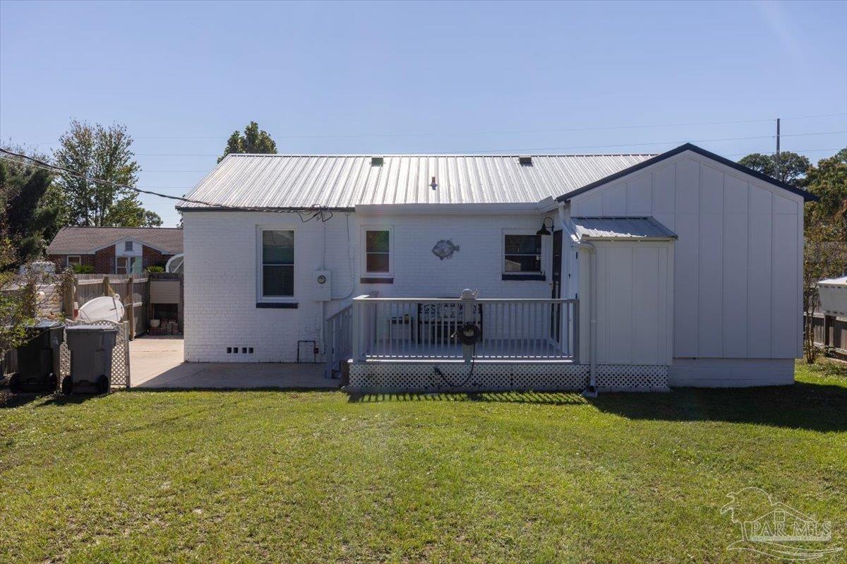 210 Berry Rd, Pensacola