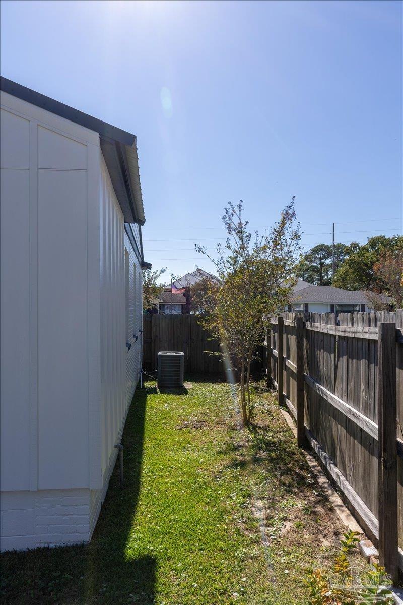 210 Berry Rd, Pensacola