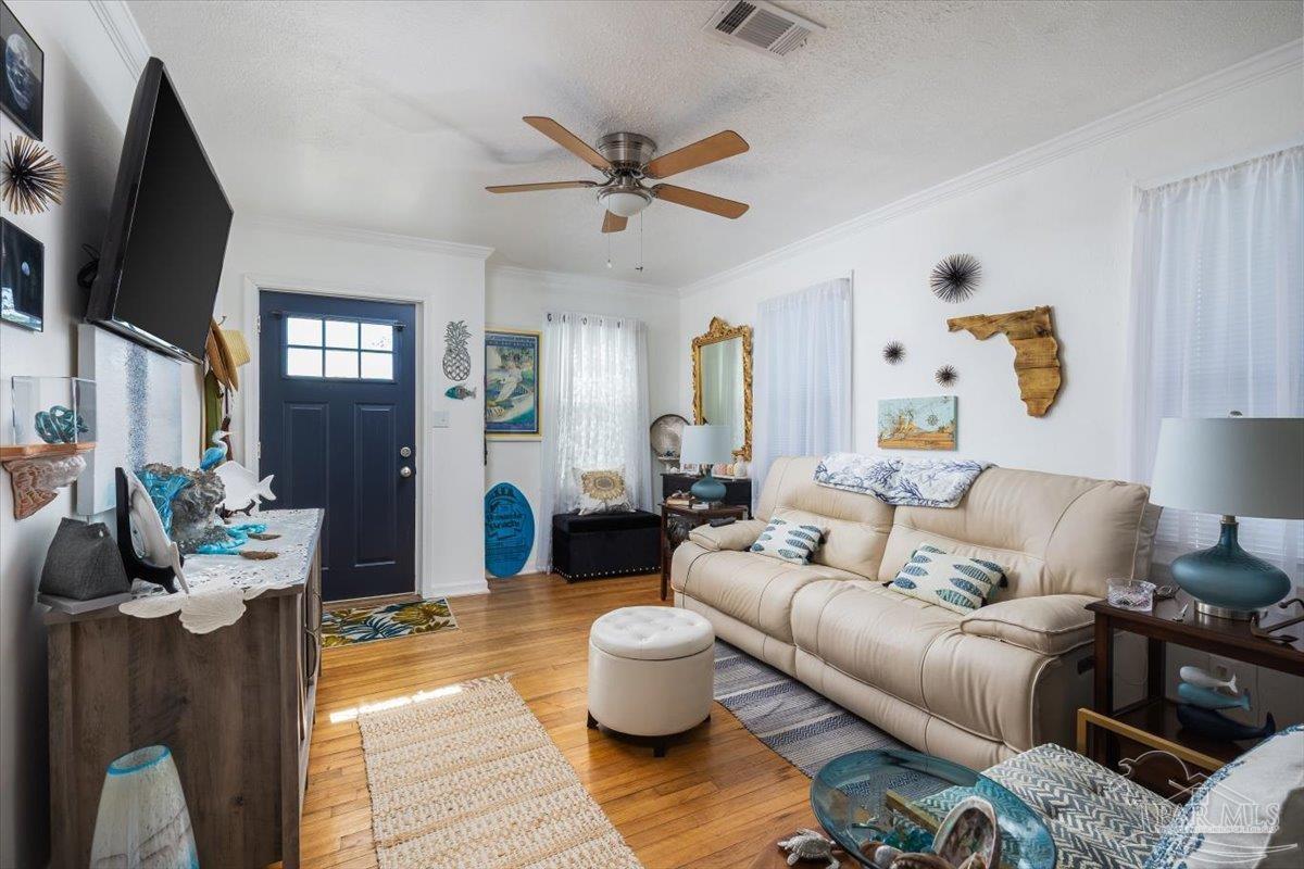 210 Berry Rd, Pensacola