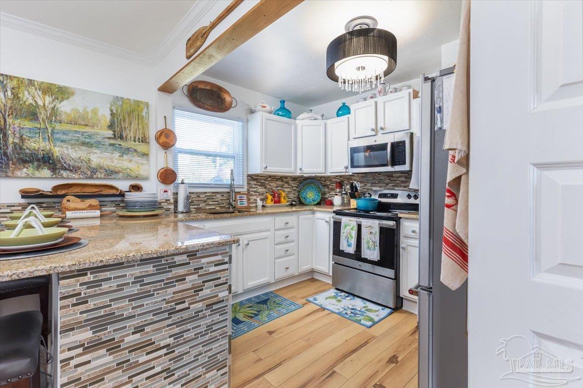 210 Berry Rd, Pensacola