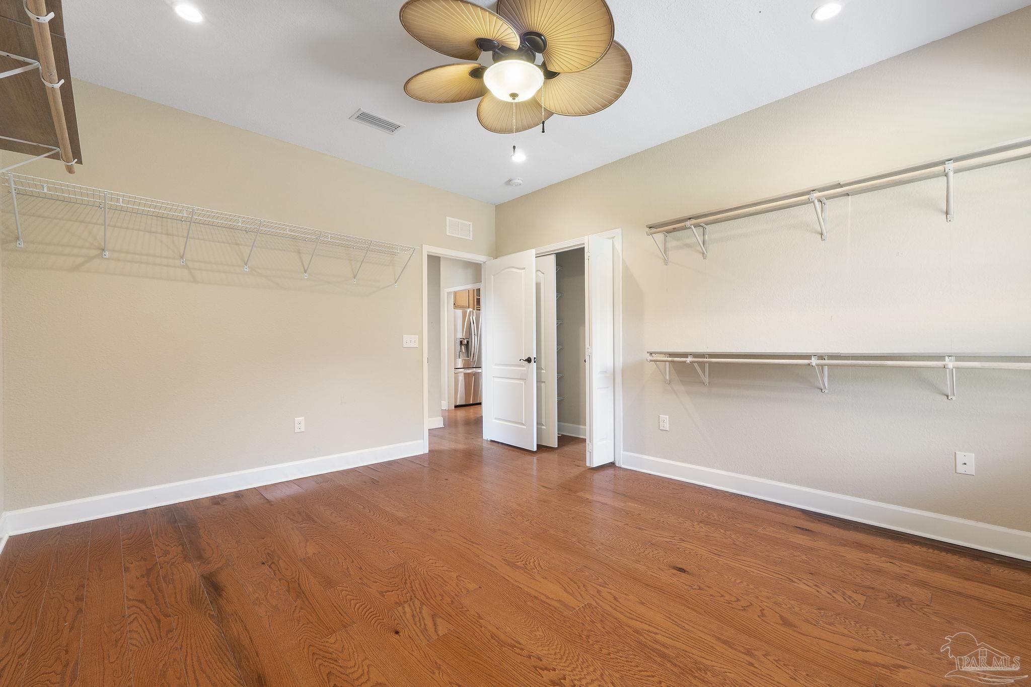 950 Paradise Beach Cir