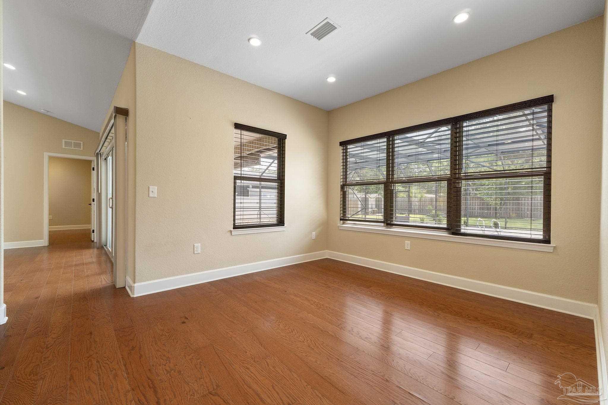 950 Paradise Beach Cir