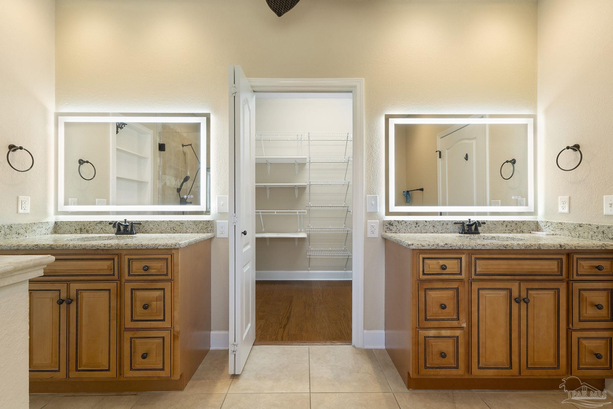 950 Paradise Beach Cir