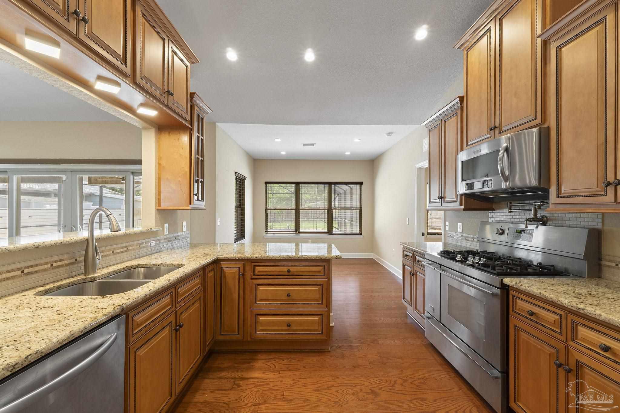 950 Paradise Beach Cir