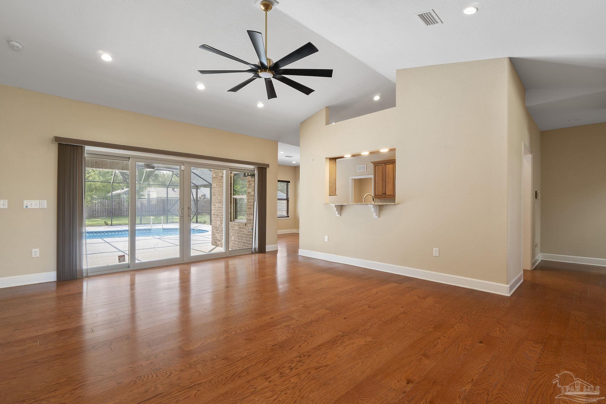 950 Paradise Beach Cir