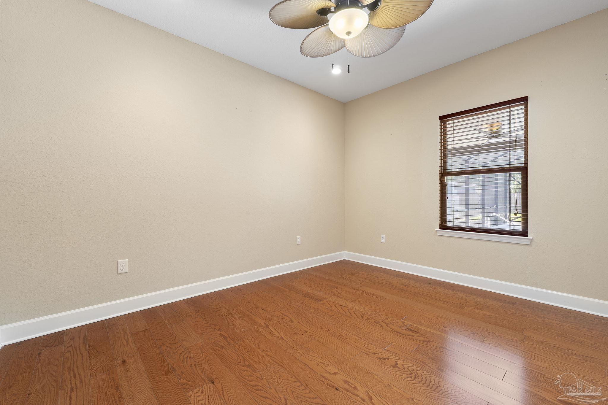 950 Paradise Beach Cir