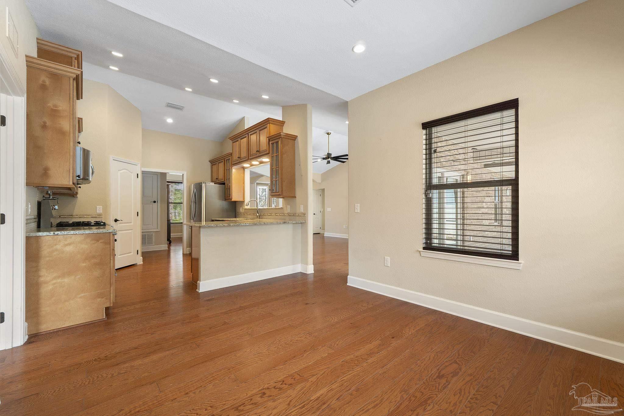 950 Paradise Beach Cir