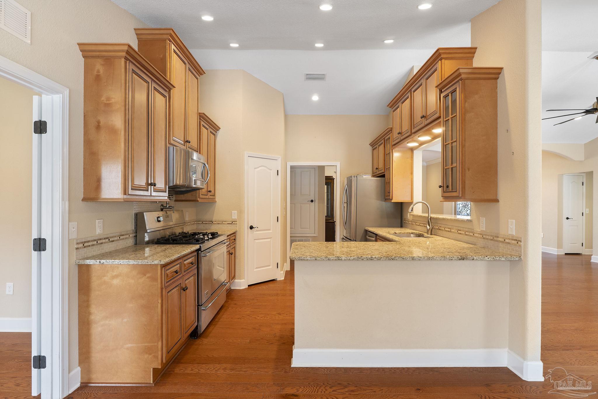 950 Paradise Beach Cir