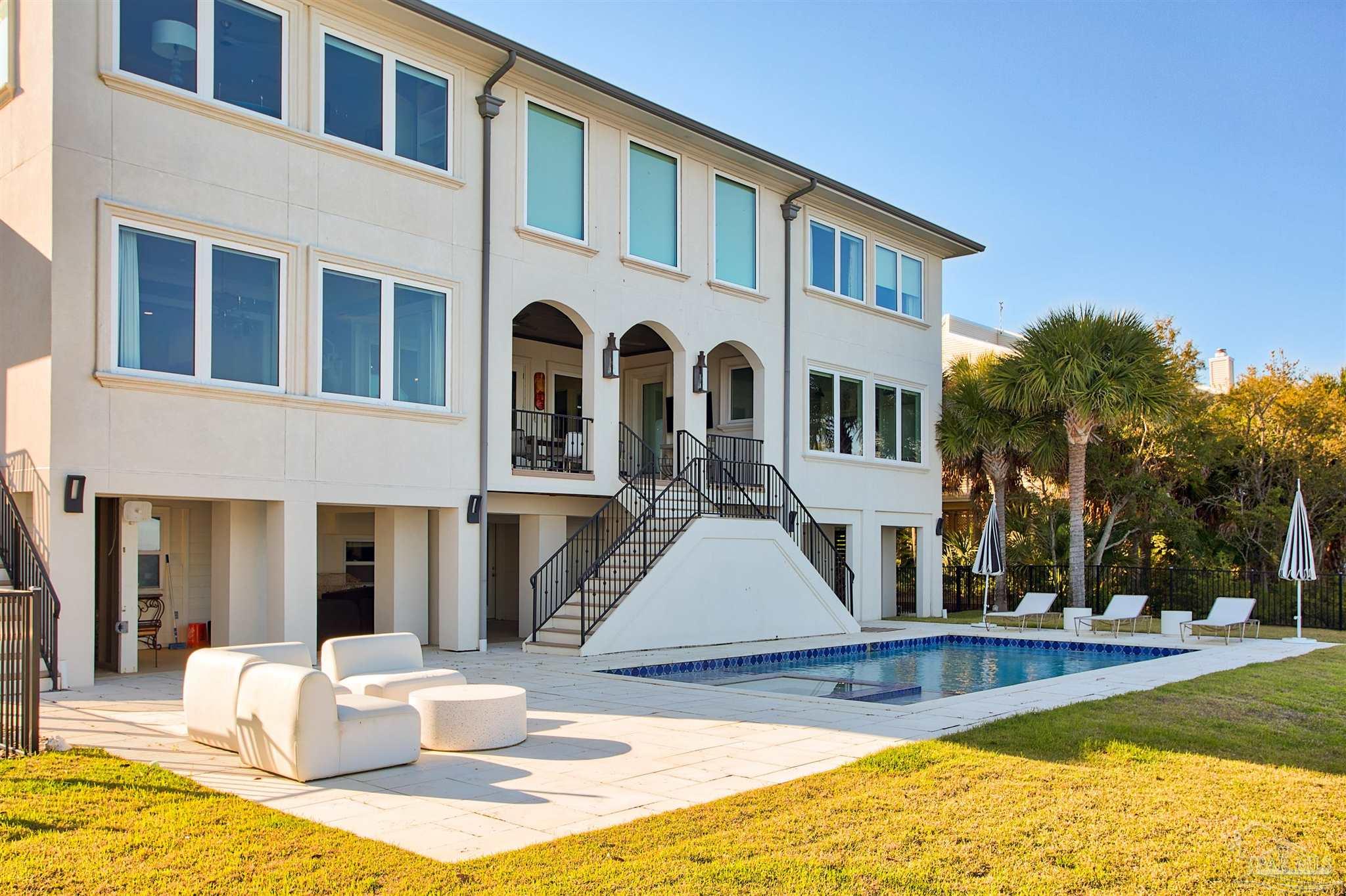 525 Deer Point Dr