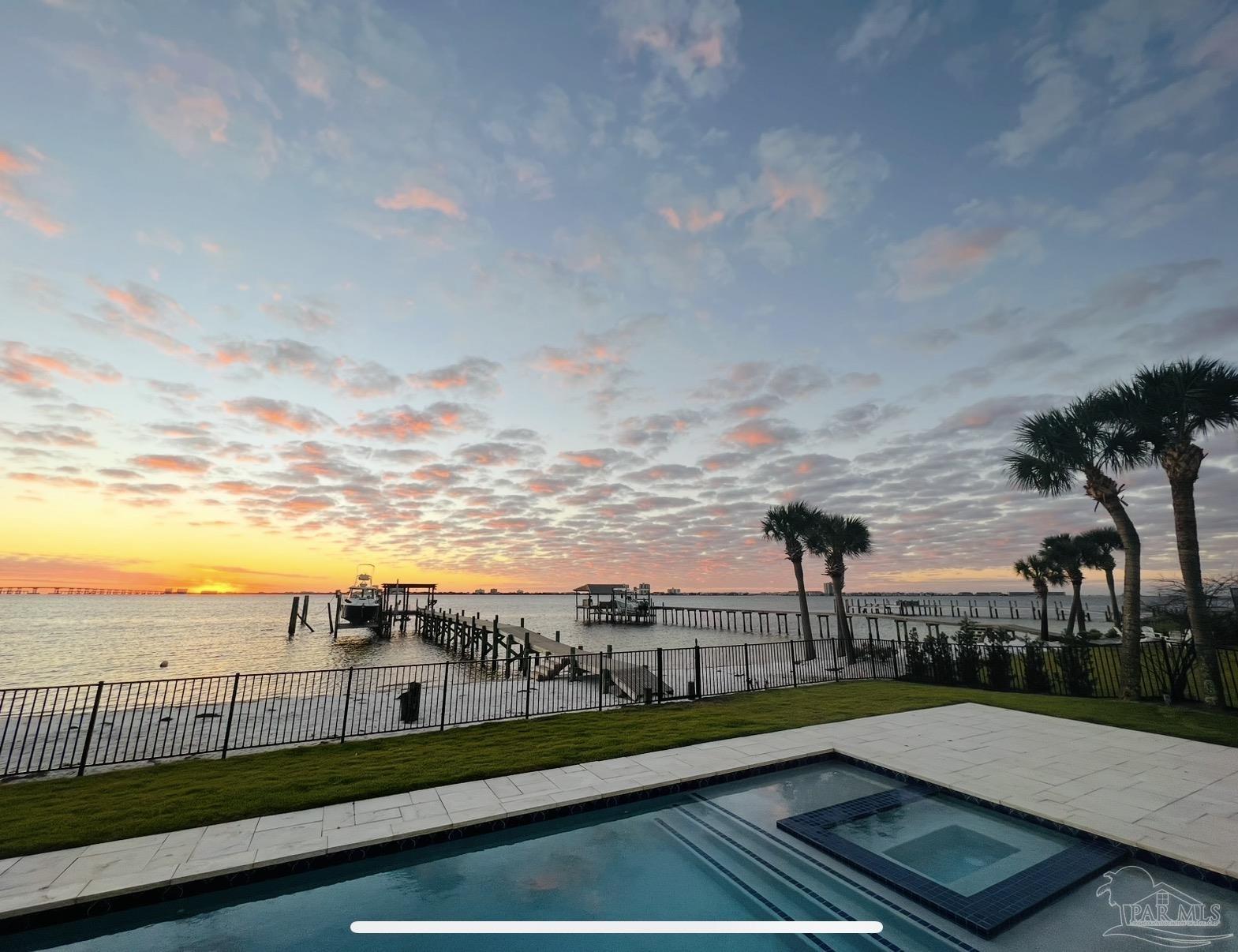 525 Deer Point Dr