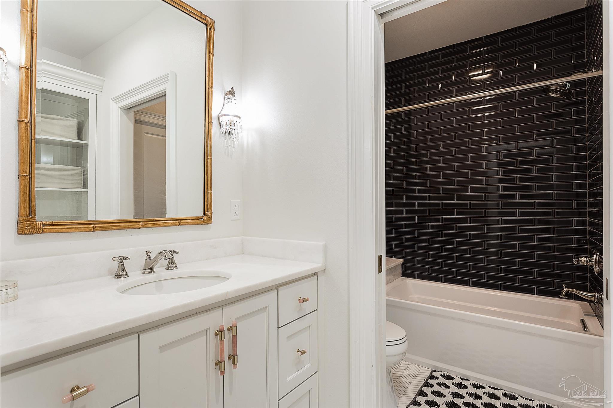525 Deer Point Dr