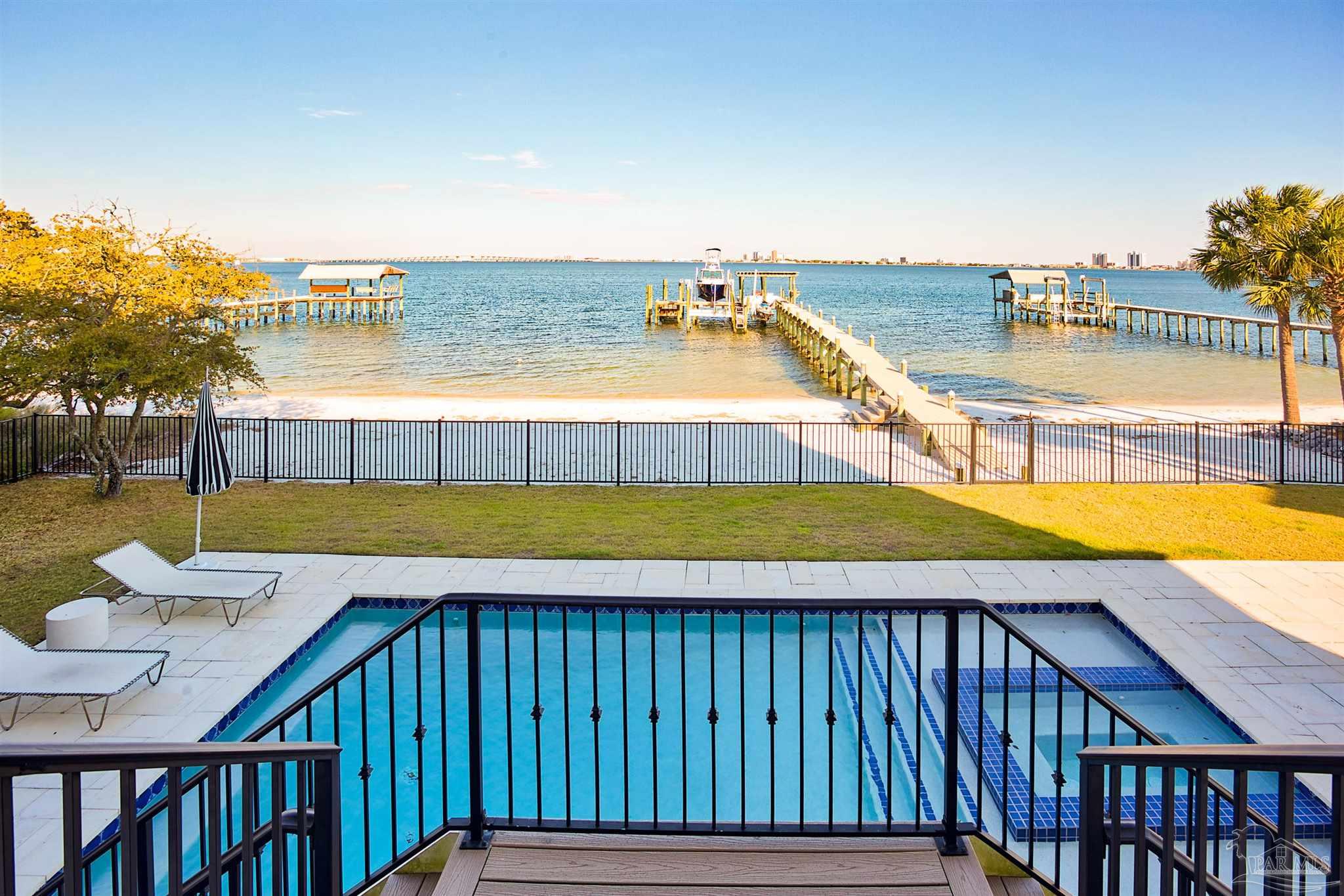 525 Deer Point Dr