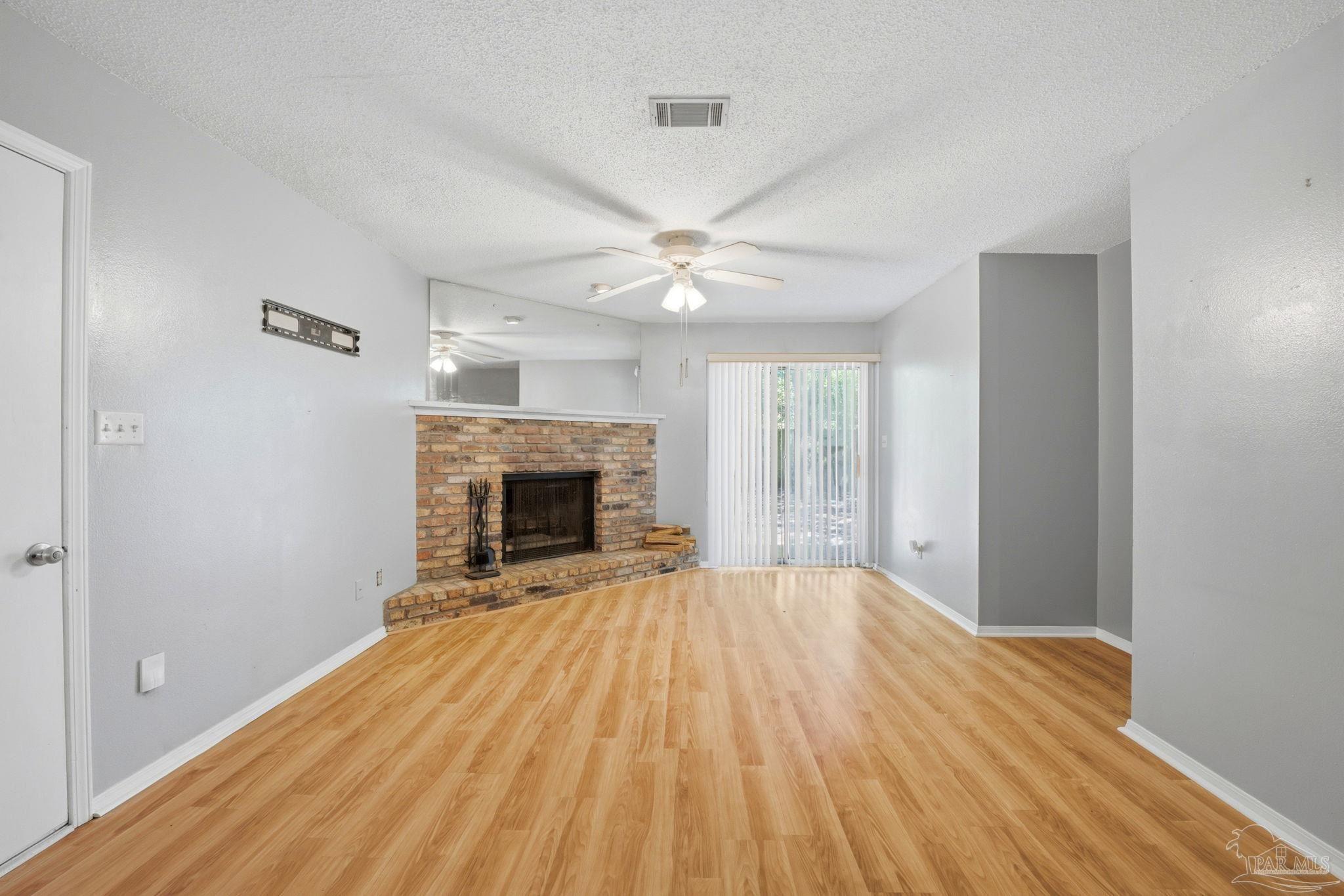 6222 Chablis Ln
