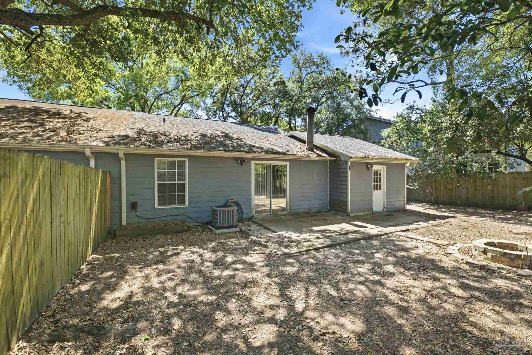 6222 Chablis Ln