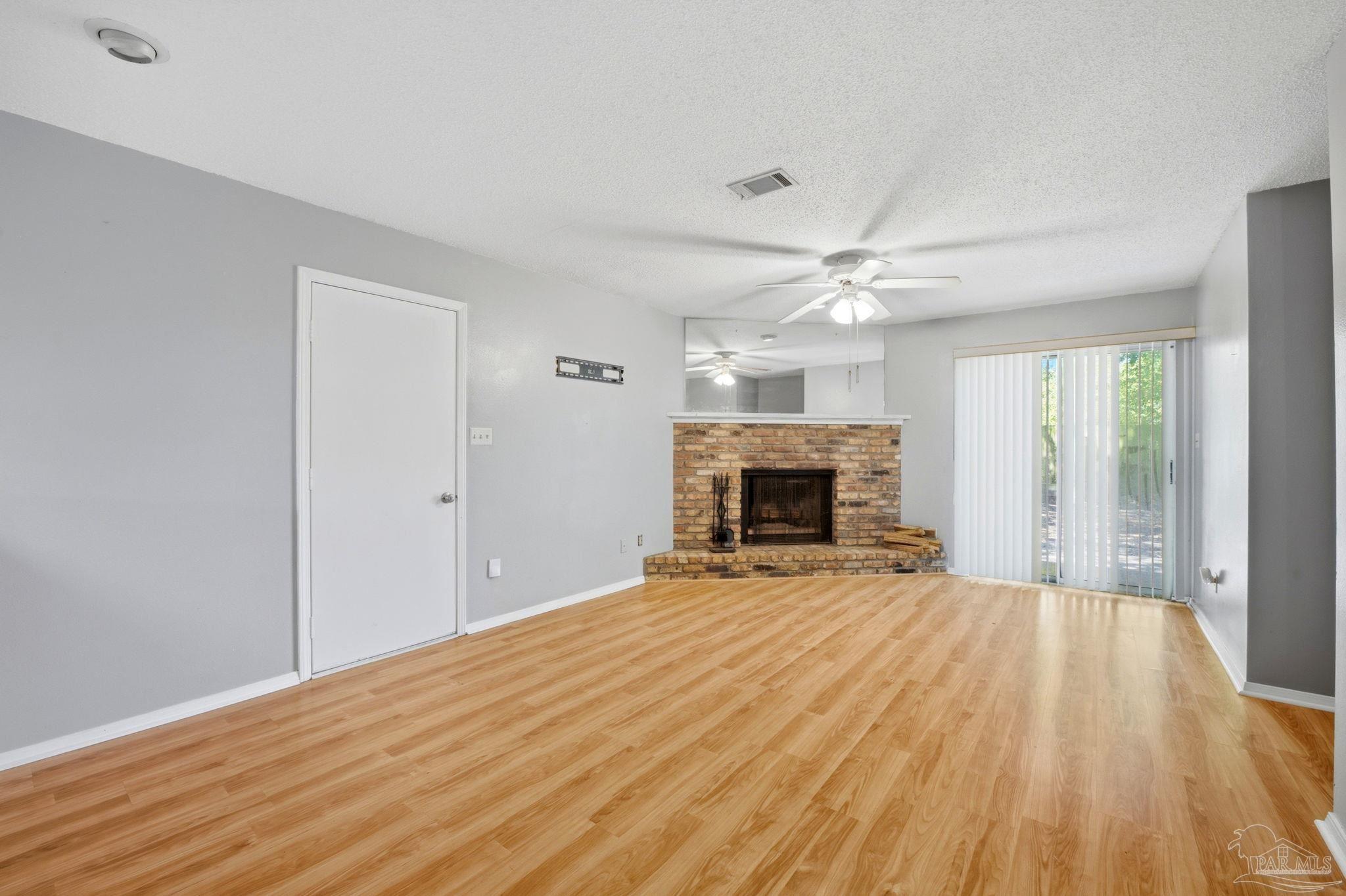 6222 Chablis Ln