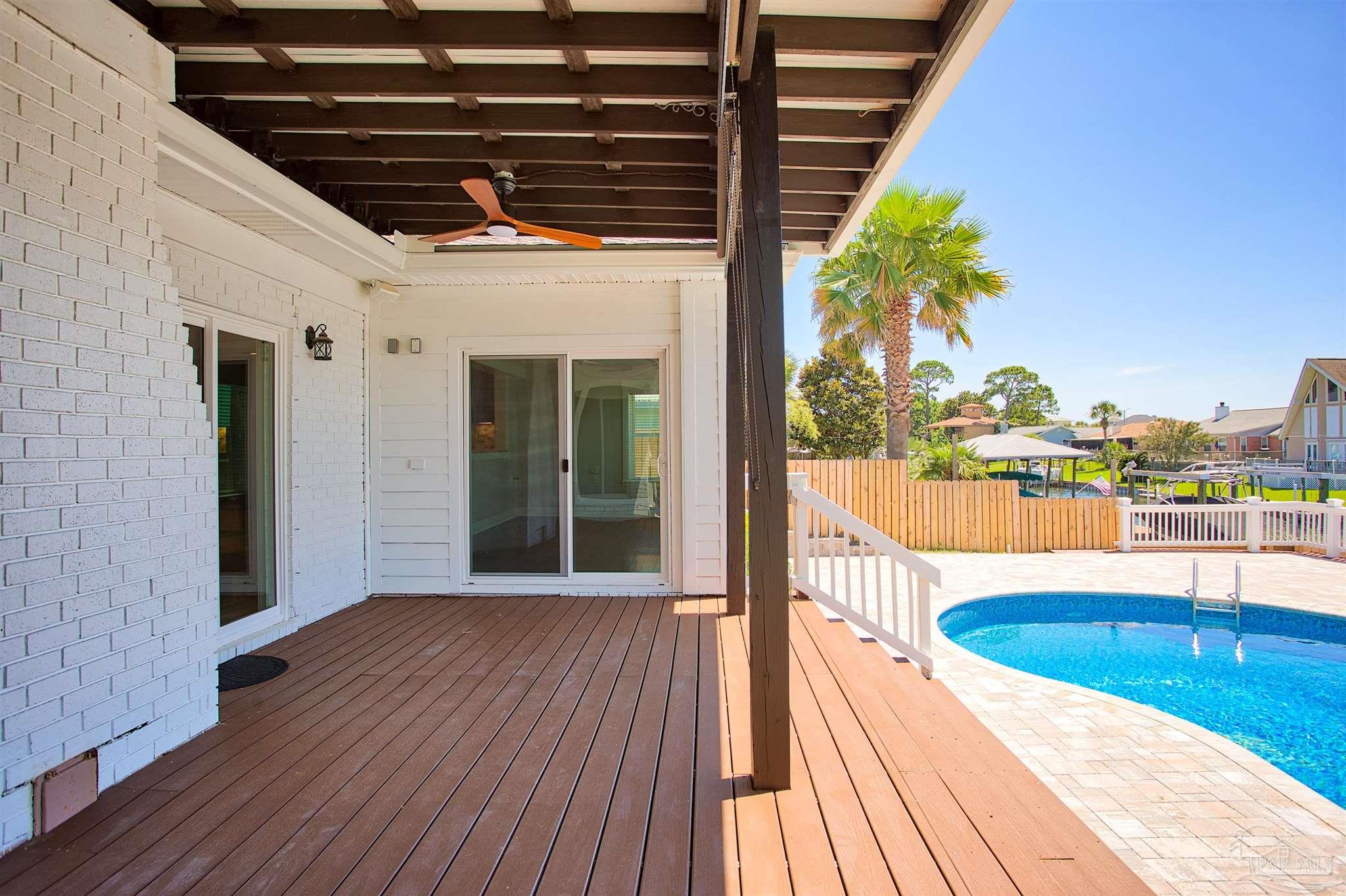 1125 Harbor Ln