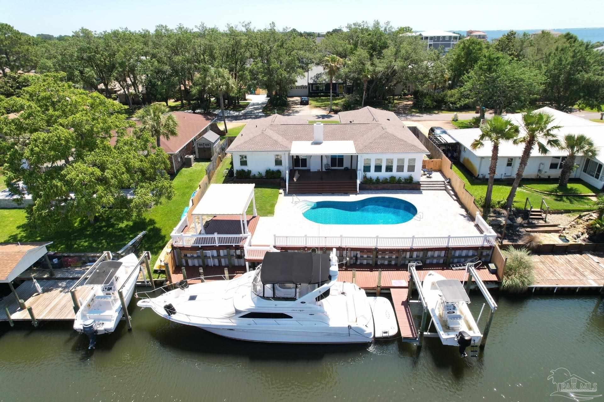 1125 Harbor Ln