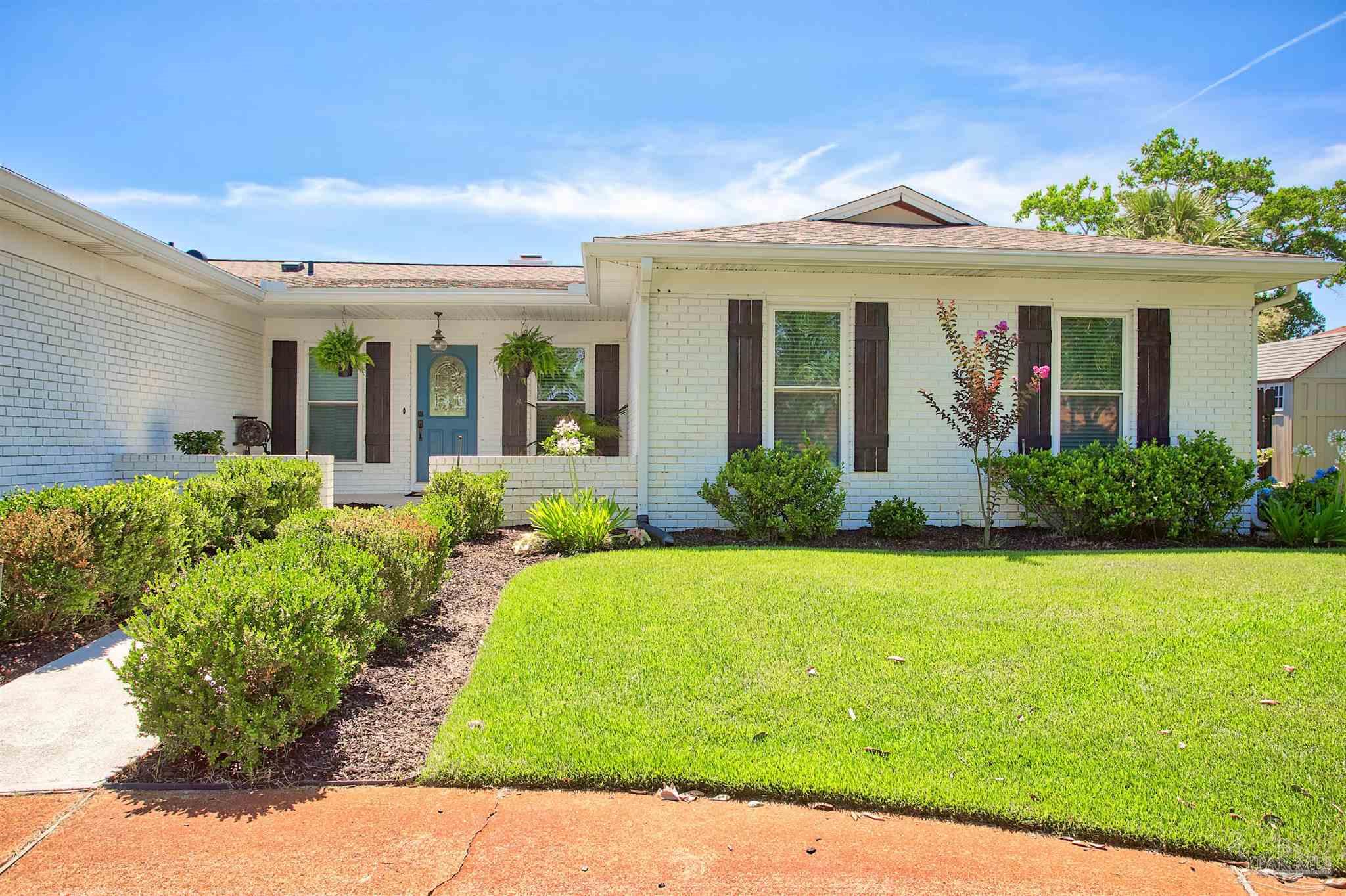 1125 Harbor Ln