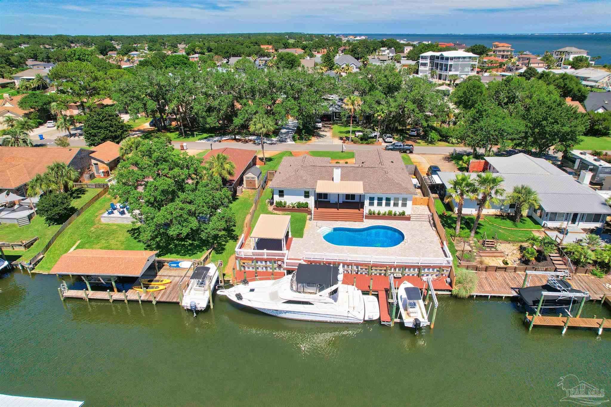 1125 Harbor Ln