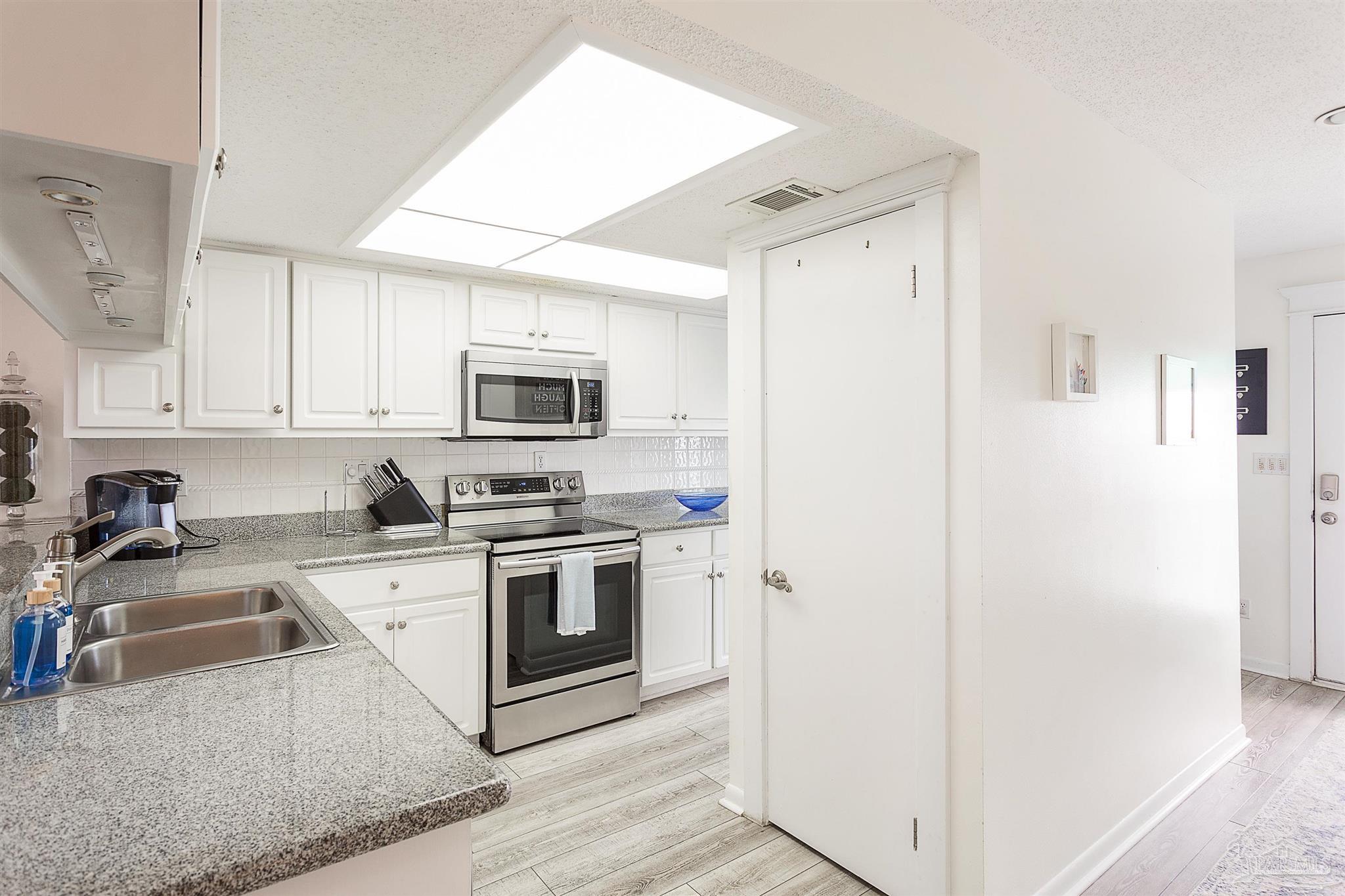 100 Ft Pickens Rd # 201