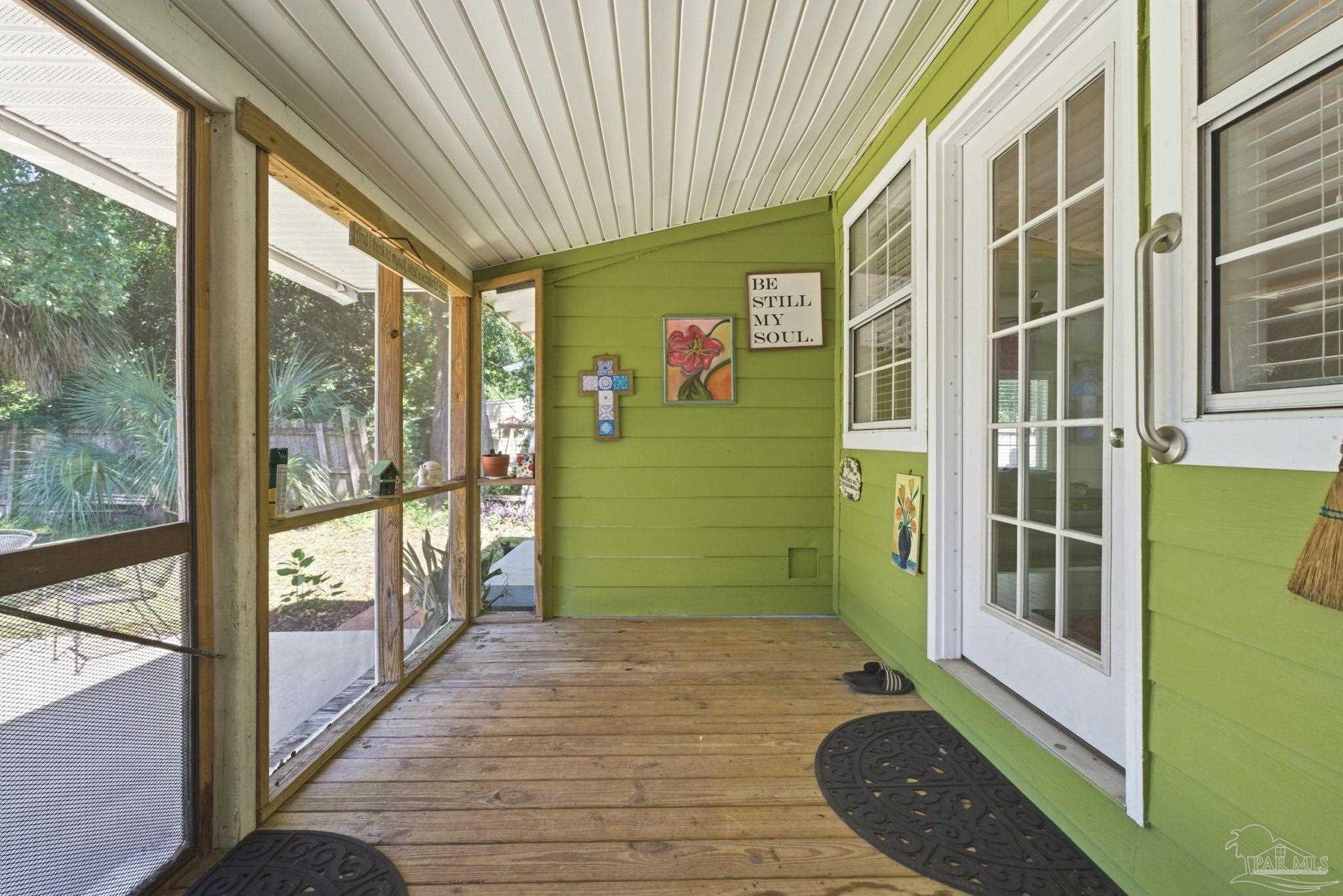 403 Rue Max St