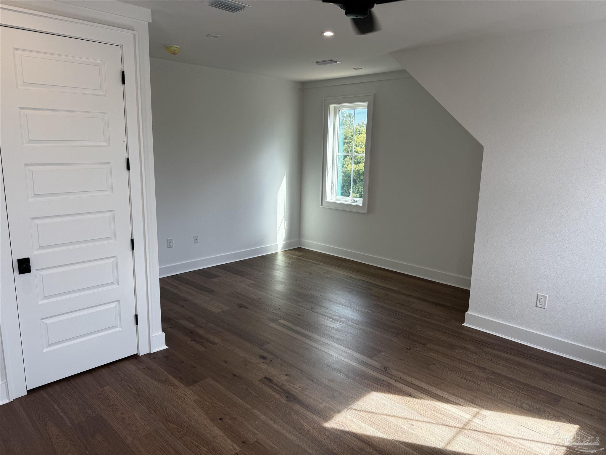 2563 Meeting St