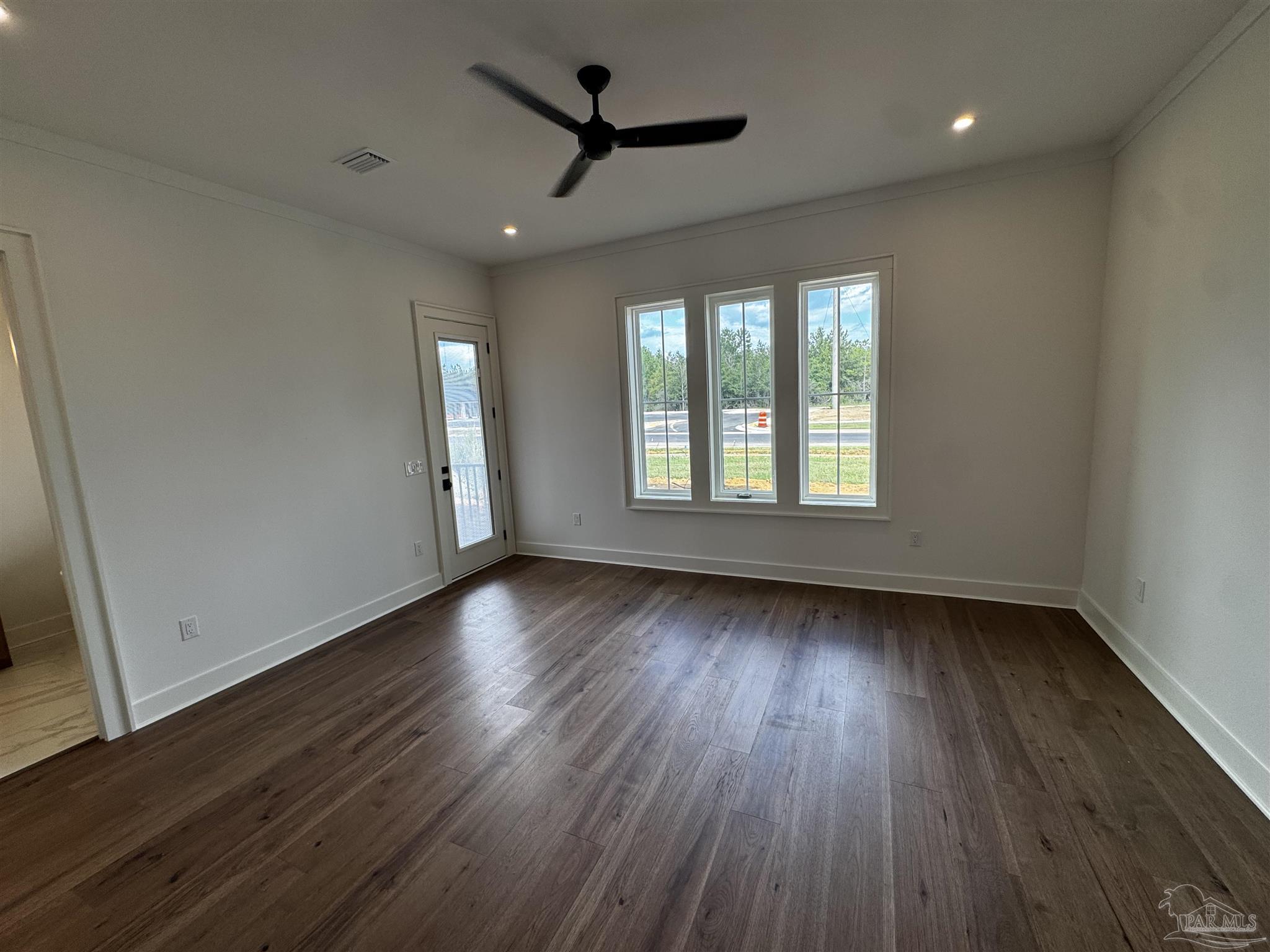 2563 Meeting St