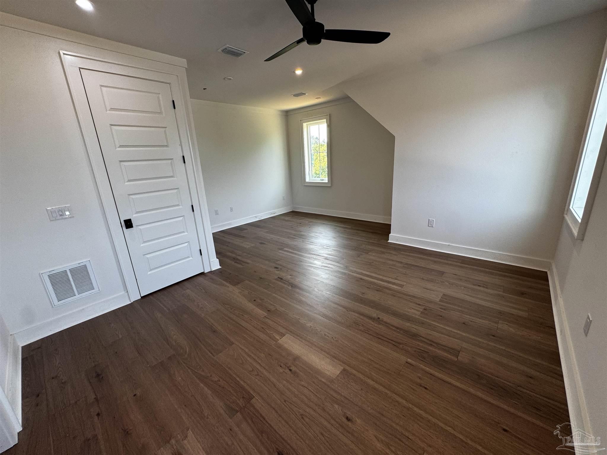 2563 Meeting St