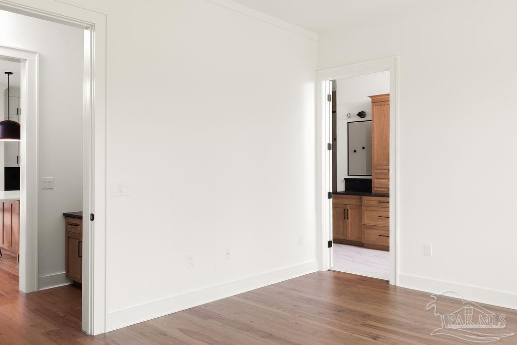 2563 Meeting St