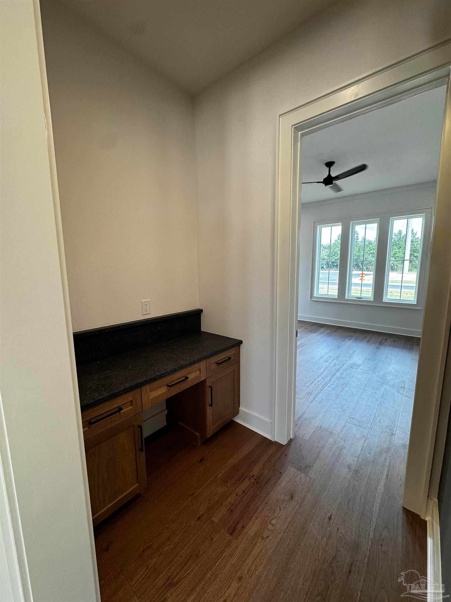 2563 Meeting St