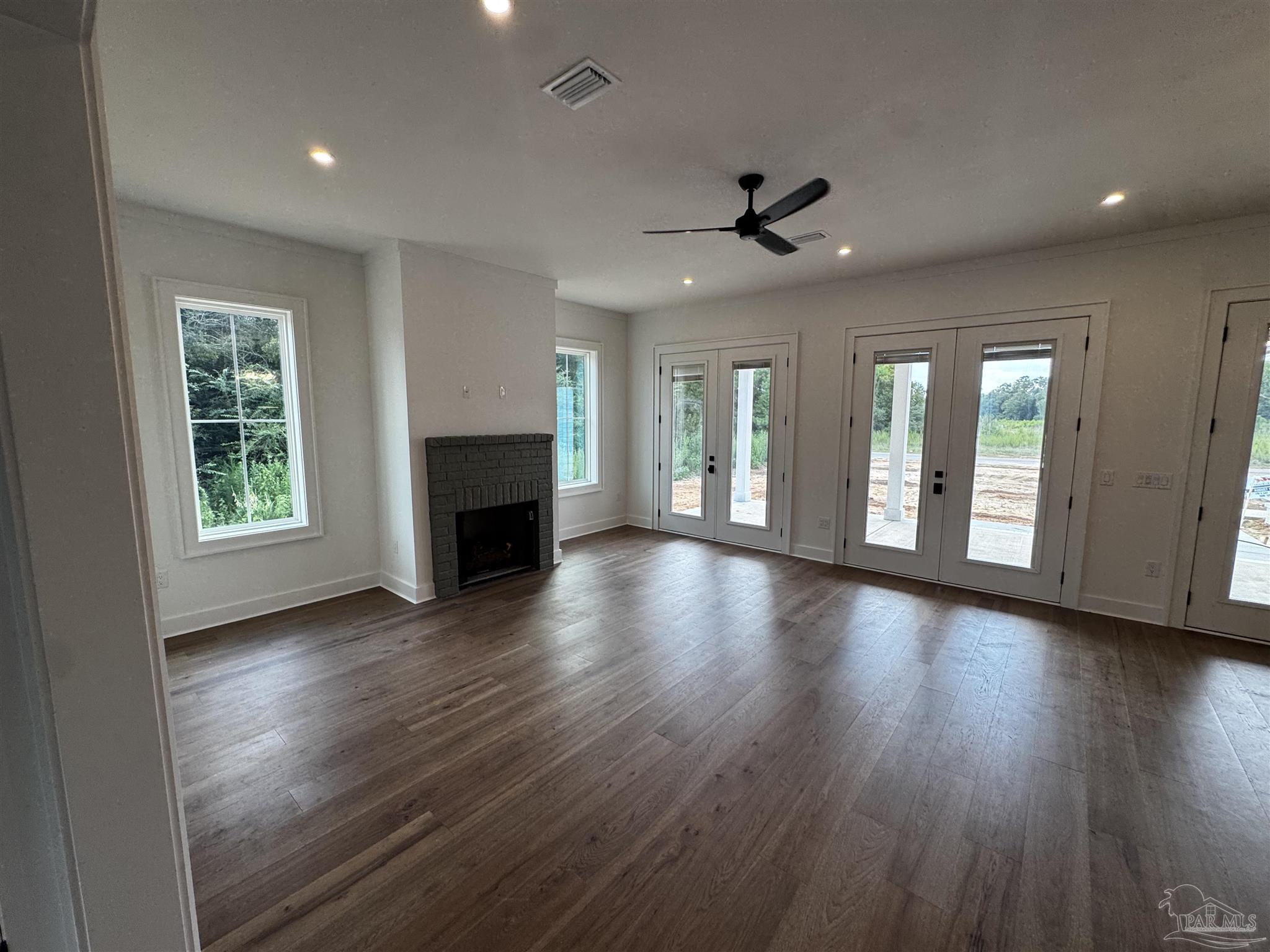 2563 Meeting St