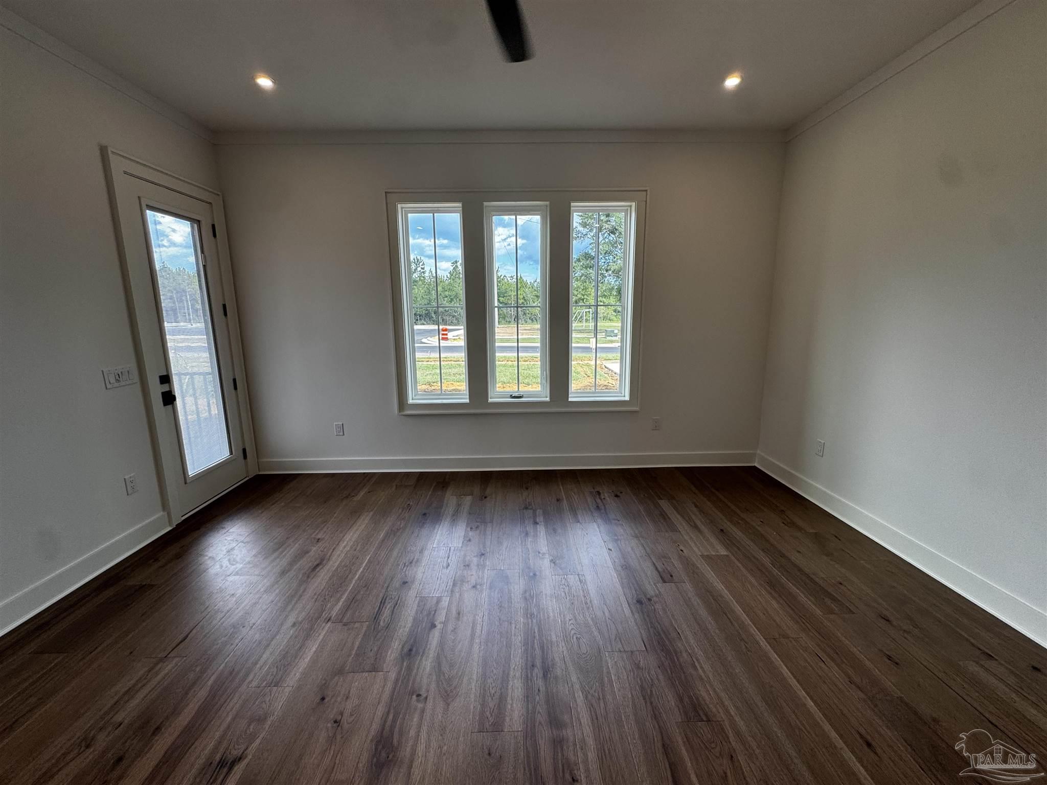 2563 Meeting St