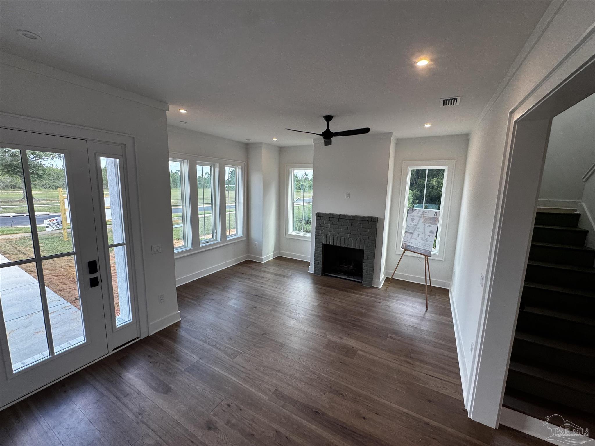 2563 Meeting St