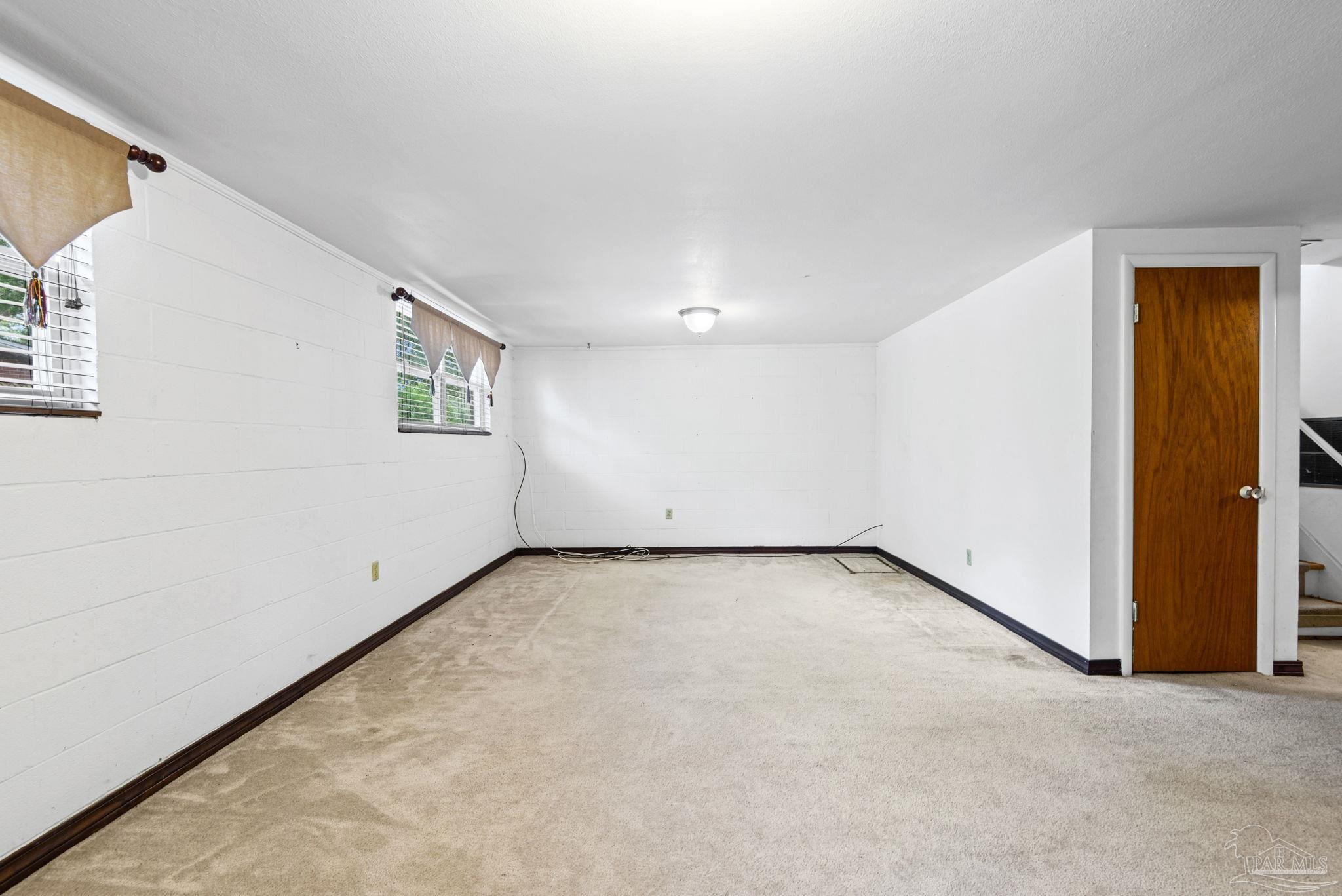 848 Ash Dr