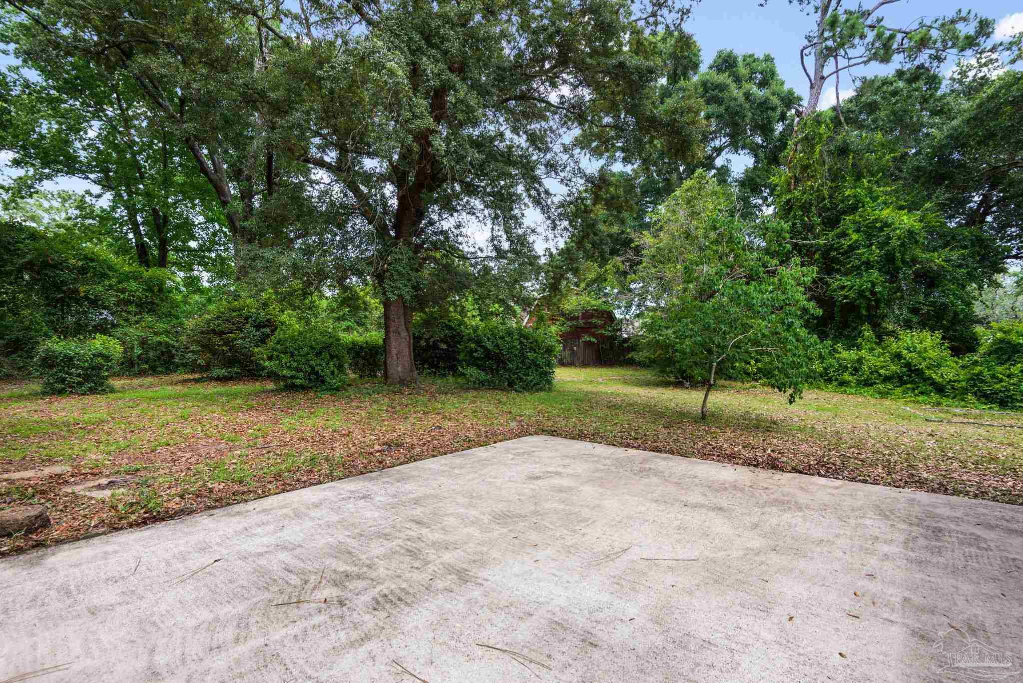 848 Ash Dr