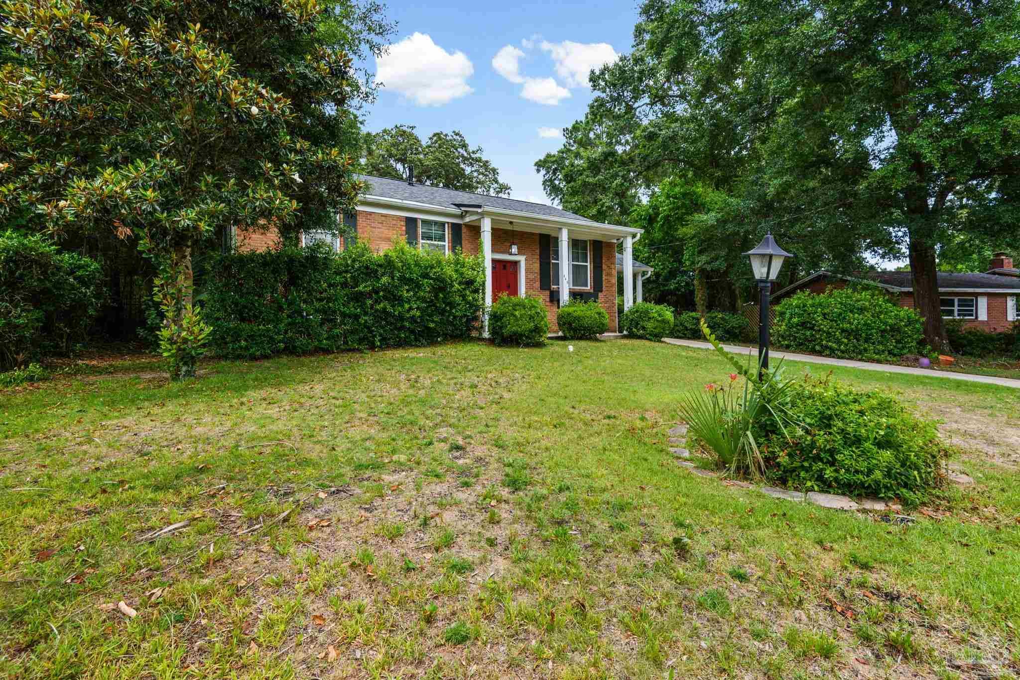848 Ash Dr